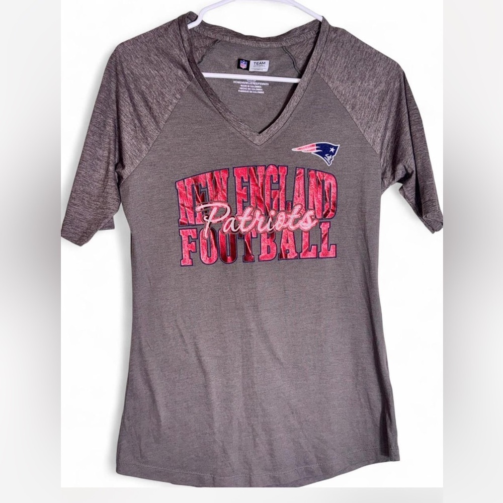 NFL New England Patriots Gray and Pink Women's T-Shirt